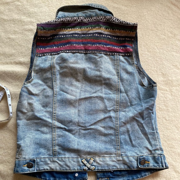 Bongo Distressed Jean Vest - Picture 6 of 6